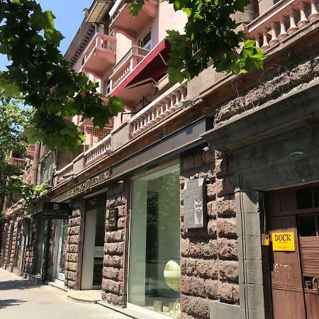Duck Hostel Yerevan Exterior photo